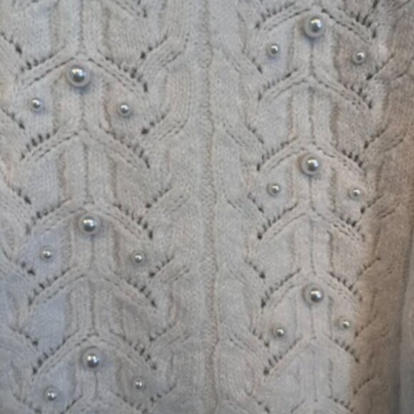CableKnit and Pearl Sweater - Picture 4 of 7